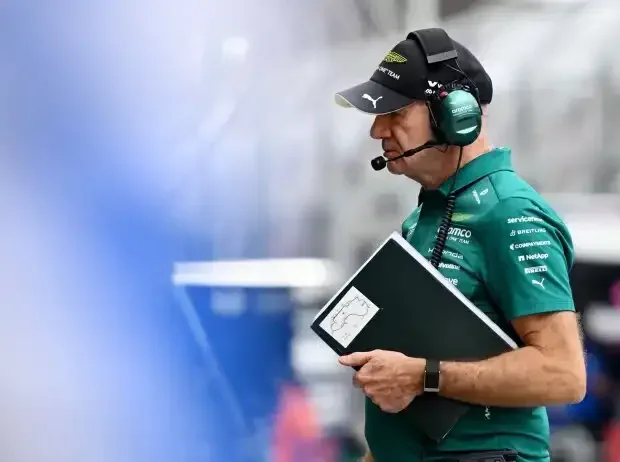 Title image for the news: Adrian Newey in the Formula 1 paddock