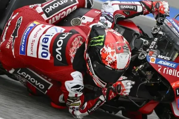 Why Bagnaia & Co. suddenly wore different helmets at the season start