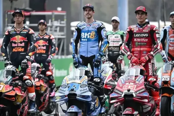 Agostini criticizes MotoGP transfers: "The rider market starts much too early"