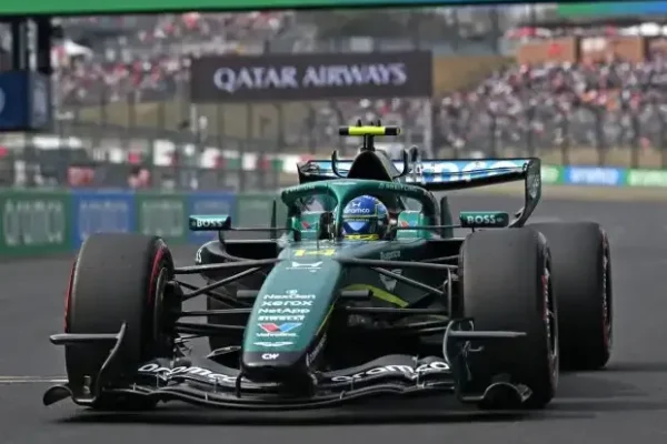 Goal achieved: First Grand Prix distance for Aston Martin by Fernando Alonso