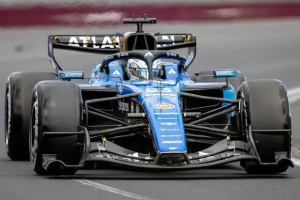 "Painful" start: Williams is missing "at least half a second"