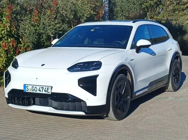 Porsche Cayenne Turbo Electric