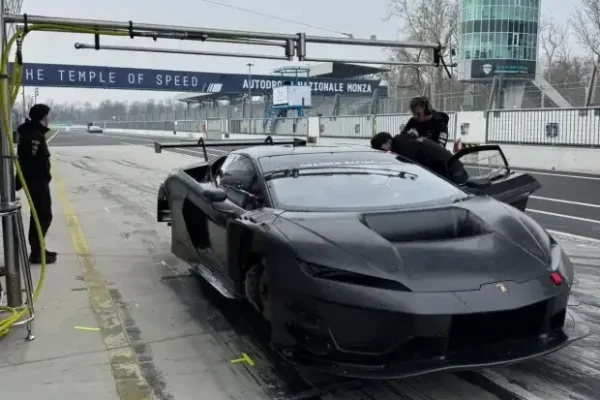 Grasser receives new Lamborghini and tests intensively: Why does Abt have to wait?