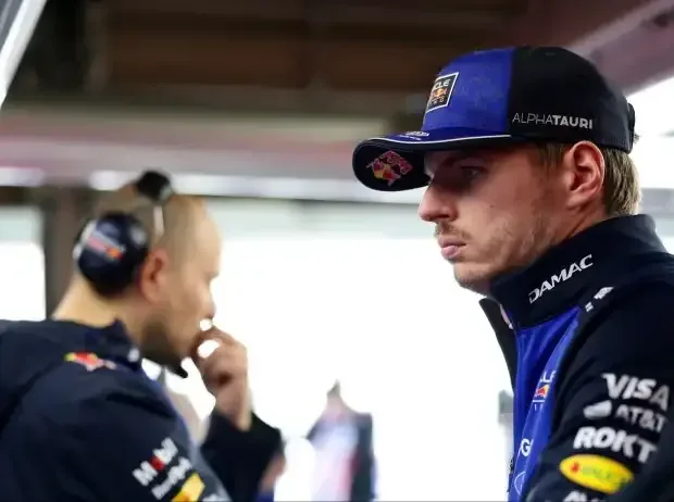 Title image for the news: Max Verstappen in the garage