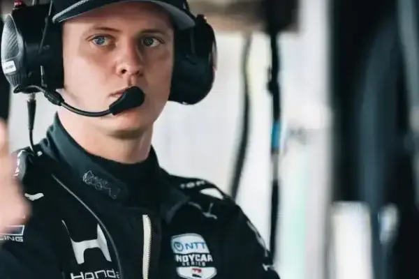 IndyCar Long Beach 2026: Mick Schumacher rolls out in FT1 with defect