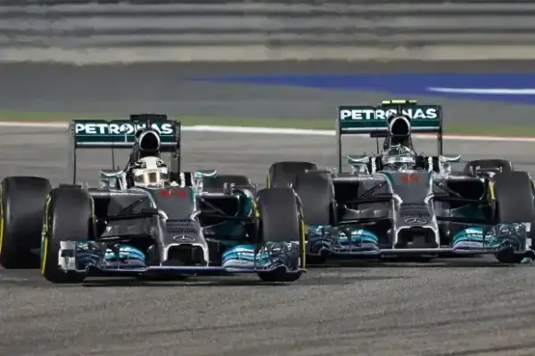 Bahrain 2014: Nico Rosberg was "too nice" against Lewis Hamilton