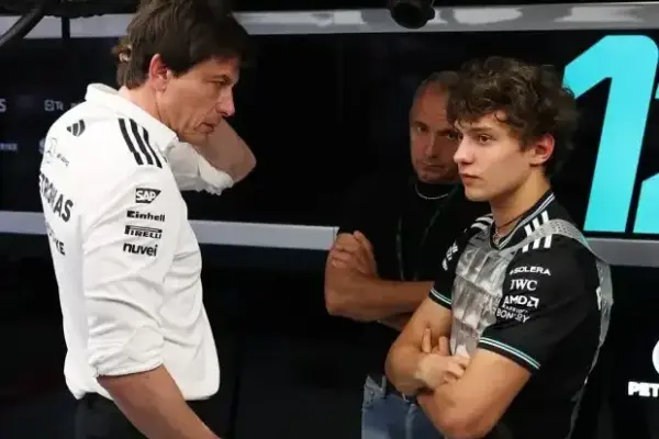 A "absolutely calculated risk": Toto Wolff counters criticism regarding Kimi Antonelli