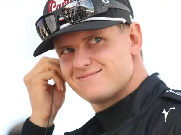 Mick Schumacher learns from oval drama in Phoenix: Lesson for the Indy 500?