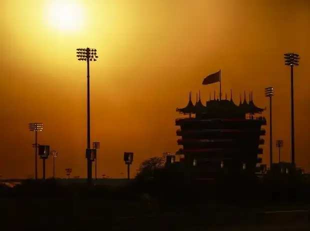 Titel-Bild zur News: Abendstimmung an der Rennstrecke von Bahrain