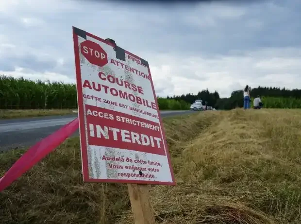 Title image for the news: Sign at the site of the fatal accident at the Rallye de la Fourme