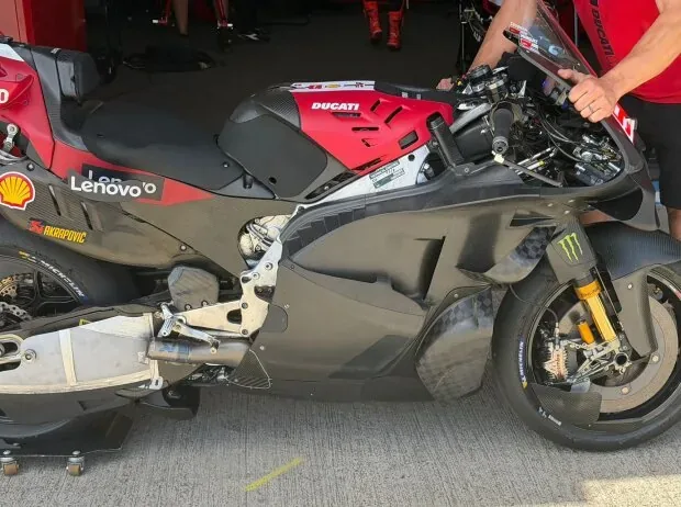 Ducati Desmosedici GP26 with new fairing and swingarm at Jerez test