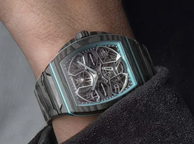 Auf 100 Exemplare limitierte Armbanduhr UltraFino Maserati