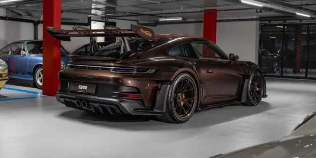 This Porsche 911 GT3 RS (2026) is a dream in brown