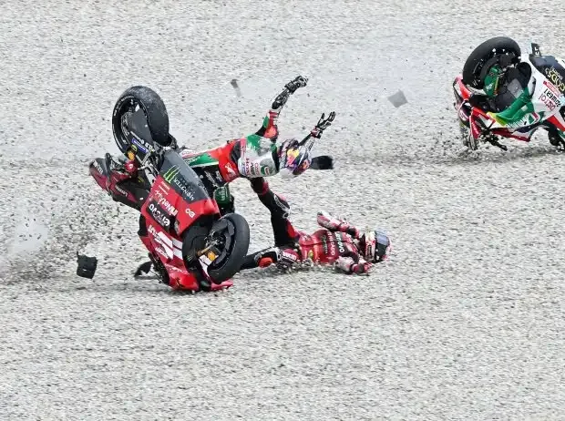 "Something is wrong": Bagnaia fears injury after Zarco crash
