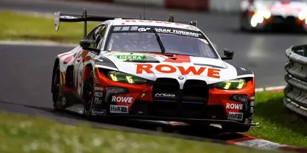Startaufstellung 24h Nürburgring 2026 in Bildern