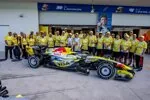 Team photo of Racing Bulls with Miami special design