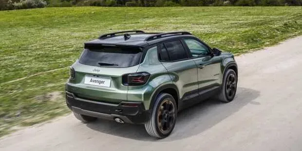 Jeep shows the facelift of the Avenger: More courage to the edge