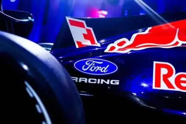 Formula 1 Engines: Why Ford "Loves" the V8 Idea