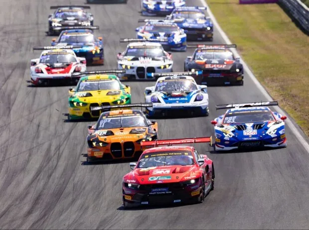 Am Start verteidigte Kiano Blum im Ford Mustang GT3 des Haupt Racing Teams seine Poleposition