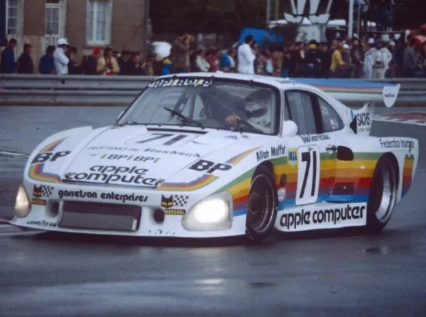 The Porsche 935 K3 from Dick Barbour Racing (#71) with Bobby Rahal, Bob Garretson and Allan Moffat at the 24h Le Mans 1980