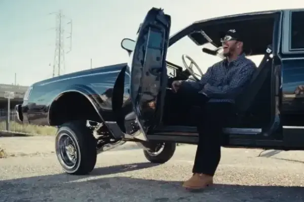 Like in GTA: Lewis Hamilton causes laughter with crazy lowrider video