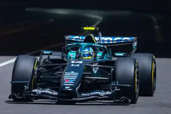 Rear axle trouble at Aston: Alonso with problems in practice