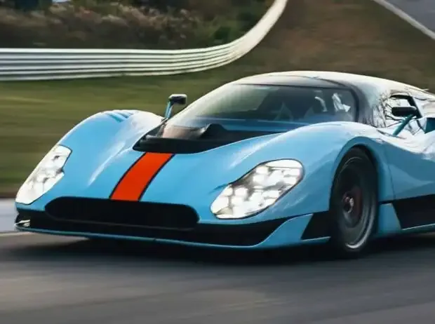 Underneath this 917-retro-look hypercar is a Carrera GT