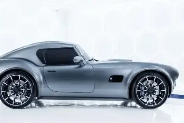 AC brings back the Cobra: As a coupe with up to 710 hp