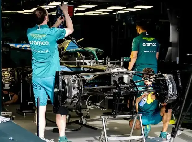 Problems solved? Seat fitting for Alonso for Monaco