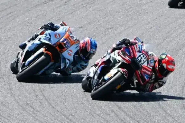 Bagnaia vs. Ogura for 3rd place: Only 0.034 seconds decide