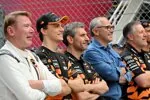 Mika Häkkinen, Oscar Piastri (McLaren), Andrea Stella, Stefano Domenicali and Zak Brown