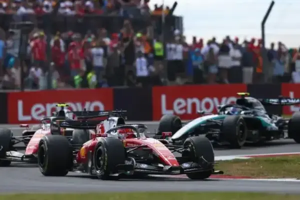 Mercedes problems open up a chance for Ferrari in the World Championship