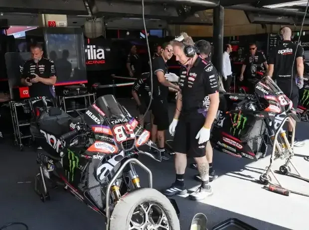 Titel-Bild zur News: Box von Aprilia im MotoGP-Fahrerlager