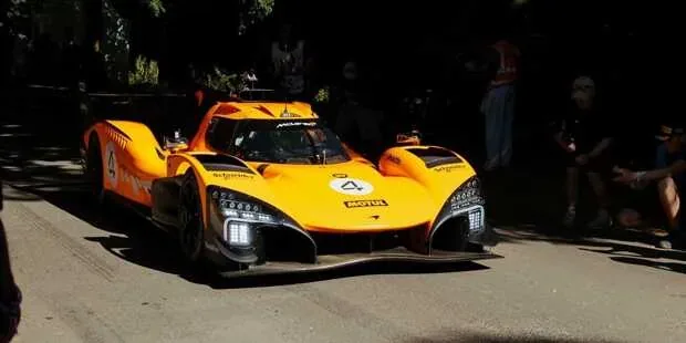 Debüt des McLaren MCL-HY in Goodwood mit Lando Norris