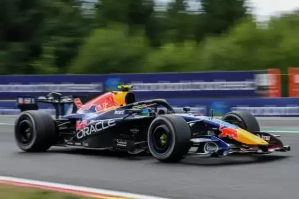 Crazy Tactic: How Isack Hadjar Fought His Way into the Top 10