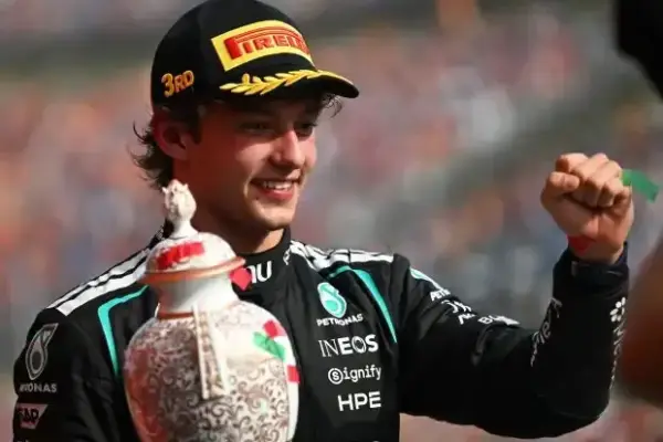 Despite grid penalty: Kimi Antonelli surprisingly on the podium