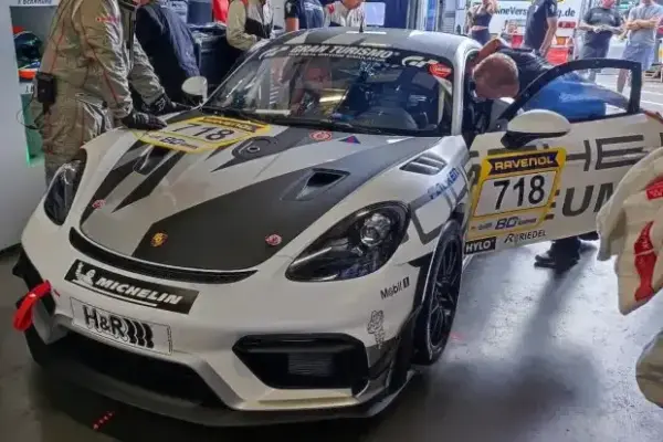 Two Porsche legends in the last-built 718 Cayman GT4 RS CS