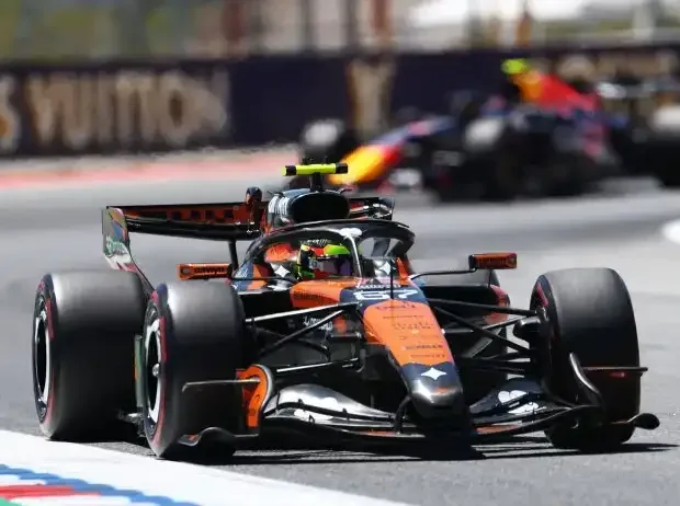 Title image for the news: Leonardo Fornaroli (McLaren MCL40) at the Formula 1 race in Barcelona 2026