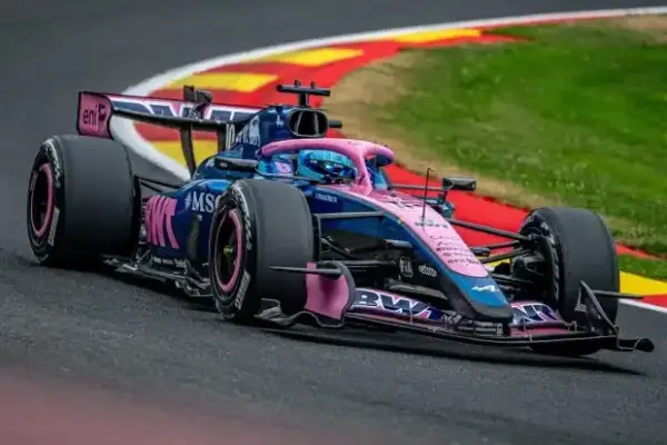 FT2 Spa: Verstappen stones and Gasly accident cause red!