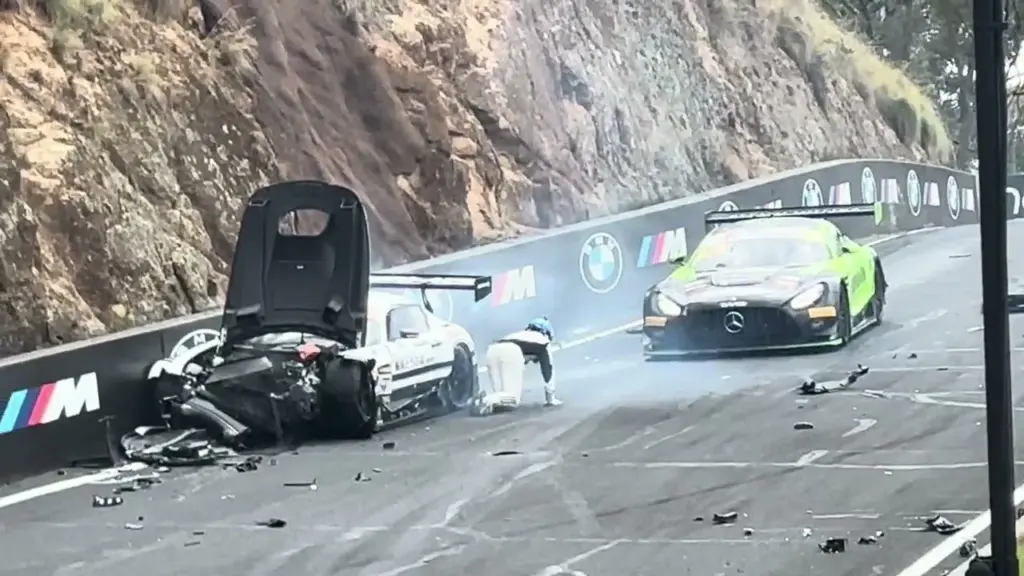 "Ich lag mitten im Öl": Aron describes Bathurst accident drama before comeback