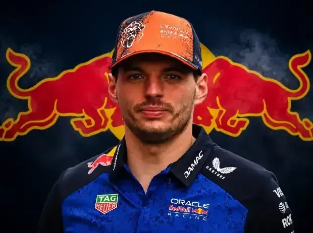 Titel-Bild zur News: Fotomontage: Max Verstappen vor einem Red-Bull-Logo 2026