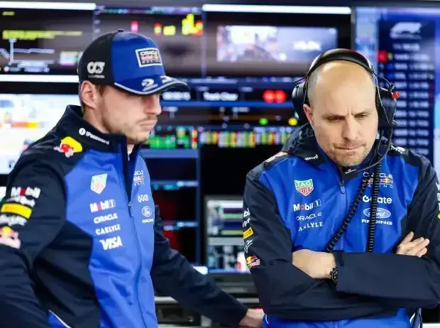 Title image for the news: Max Verstappen with his current race engineer Gianpiero Lambiase