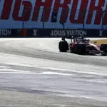 Crumbling asphalt causes trouble: "Really, really badly done!"