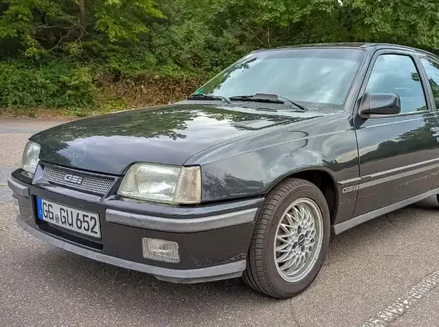 Chancellor's Car: On the road in Helmut Schmidt's Opel Kadett GSi