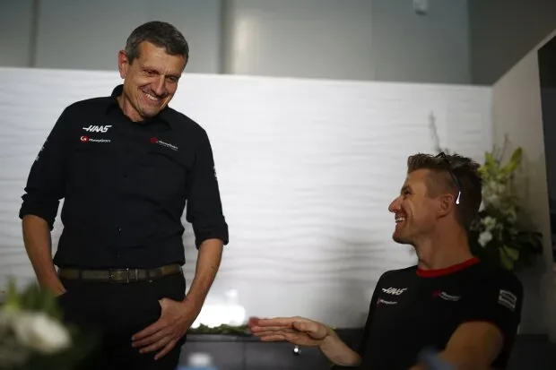 Nico H?lkenberg Haas Haas F1 ~Nico Hülkenberg (Haas) with Günther Steiner~