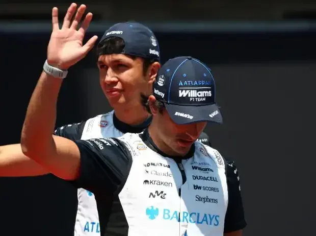 Title image for the news: Alexander Albon and Carlos Sainz in the Formula 1 paddock