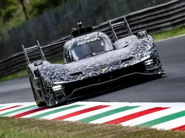 Titel-Bild zur News: Ferrari 499P (2027) mit neuem Heckflügel und zentraler Zusatzbeleuchtung, die hier deaktiviert ist