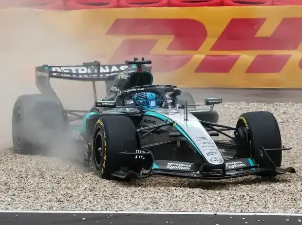 Title image for the news: George Russell (Mercedes) stranded in the gravel trap at the 2026 Belgian Grand Prix