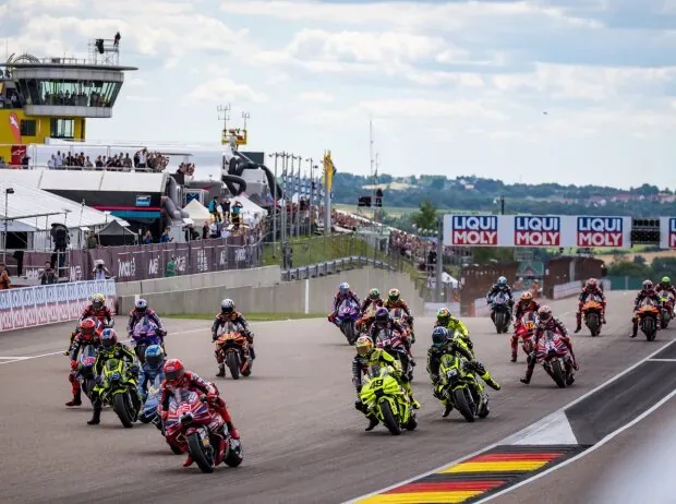 Start of the sprint at the Sachsenring 2026: Marc Marquez leads
