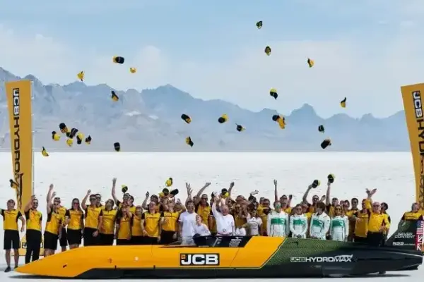 JCB Hydromax: New hydrogen world record set at 654 km/h